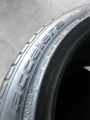 265/35R18 acceiera PHI ปี 2013  มี 2 เส้น  TEL.081-427-3941