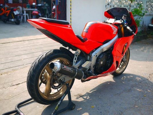 ขาย Cbr400 พร้อมทะเบียนแท้ เครื่องดีเลย ชุดสีมีตำหนิตามรูป แฟริ่ง Rc212