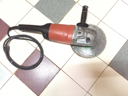 ขายหินเจียตัดกระเบื้องตัวใหญ่9นิ้วยี่ห้อMaktecรุ่นMT901สภาพดี2,000วัตต์ ขายหินเจียตัดกระเบื้องตัวใหญ่9นิ้วยี่ห้อMaktecรุ่นMT901สภาพดี2,000วัตต์