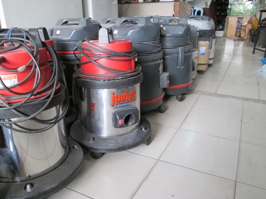 เลิกกิจการมีทั้งหมด 13 ตัว  เครื่องดูดฝุ่นขนาดใหญ่  ใชังานหนักได้สบาย   สภาพดีมาก