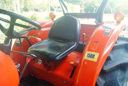 ขายรถไถ Kubota L 4708 (4WD) พร้อมดันหน้าและผานบุกเบิกช้างI รถไร่ สีเดิม 560ชั่วโมง ขายรถไถ Kubota L 4708 (4WD) พร้อมดันหน้าและผานบุกเบิกช้างI รถไร่ สีเดิม 560ชั่วโมง