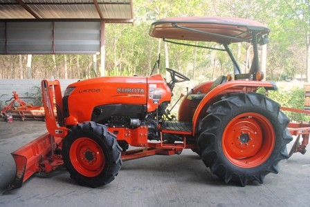 ขายรถไถ Kubota L 4708 (4WD) พร้อมดันหน้าและผานบุกเบิกช้างI รถไร่ สีเดิม 560ชั่วโมง ขายรถไถ Kubota L 4708 (4WD) พร้อมดันหน้าและผานบุกเบิกช้างI รถไร่ สีเดิม 560ชั่วโมง