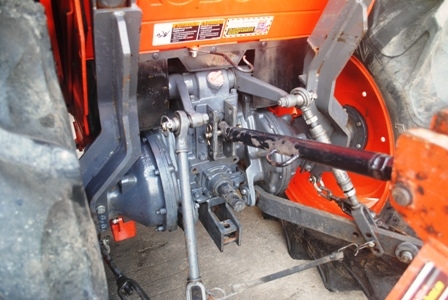 ขายรถไถ Kubota L 4708 (4WD) พร้อมดันหน้าและผานบุกเบิกช้างI รถไร่ สีเดิม 560ชั่วโมง