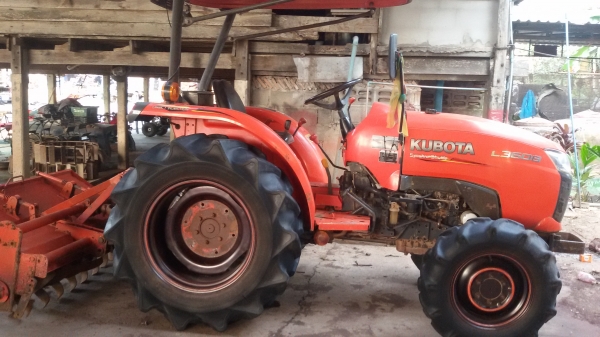 ขายรถไถคูโบต้าแอว3608มีรอตารีตราช้างสภาพสวยมากไม1600ราคา268000รถอยู่วังบ้ว อคลองขลุง กำแพงเพชรสนใจโทร0813655997อำพร พาเจริญราคานี้ยังต่อรองได้อีกนะครับ