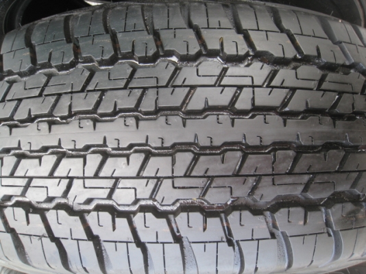 ขายยางป้ายแดง Dunlop AT22 Grandfrek 265/65r17 ปี14 สนใจติดต่อเล็กคลองสามครับ 081-3747940