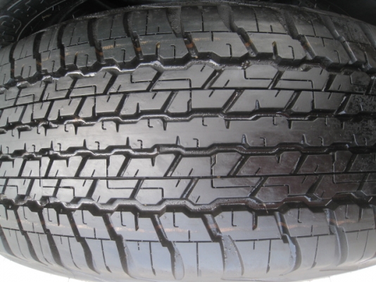 ขายยางป้ายแดง Dunlop AT22 Grandfrek 265/65r17 ปี14 สนใจติดต่อเล็กคลองสามครับ 081-3747940