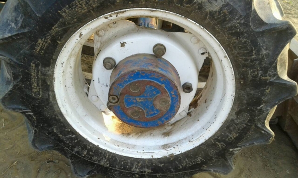 ขายฟอร์ด 6640 สองเพลาคาราโร่ ดันหน้าหางสาม ไคเฮงหลีบ้านโป่ง เล่มทะเบียน