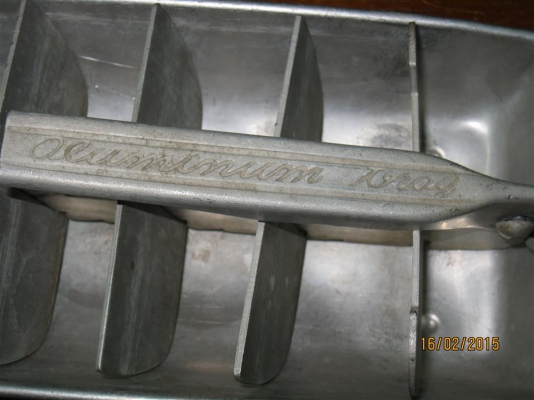 ถาดอะลูมีเนียม วินเทจ