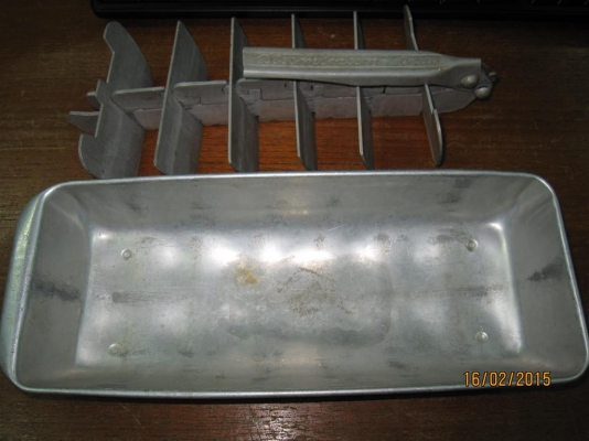ถาดอะลูมีเนียม วินเทจ