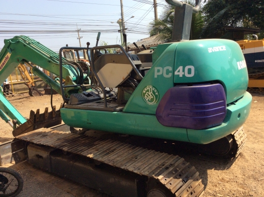 ขายรถขุด Komatsu pc40-7. เก่านอกแท้สภาพดีมากพร้อมใช้งาน. สนใจสอบถามได้ ผมอ้อ 085-8332943