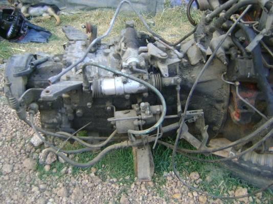 เครื่องอีชูชุ 6SD 1-1   300 แรง  พร้อมเกียร์  ราคา  220,000  บาท