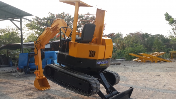 ขาkomatsu  pc28u1..ถูกเหลือเชื่อ