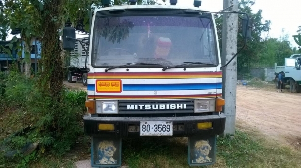 ขายไอ้หลง FN527M-A สาแหรกเฉียง เครื่อง 6D16 195 แรงม้า เกียร์ 10 สปีด คัสซีสวยตลอดเส้น ทะเบียนพร้อมโอน ราคาต่อรองได้ครับ