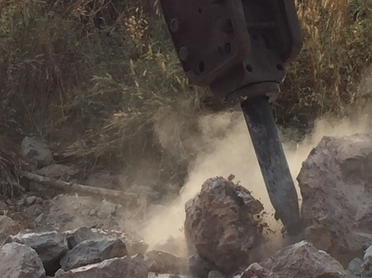 ขายหัวเบรคเกอร์ FURUKAWA  ใส่แบคโฮ  รุ่น PC-200. CAT 320. ZX-200