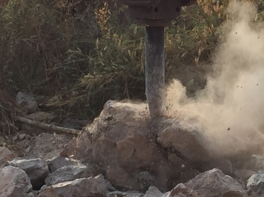 ขายหัวเบรคเกอร์ FURUKAWA  ใส่แบคโฮ  รุ่น PC-200. CAT 320. ZX-200