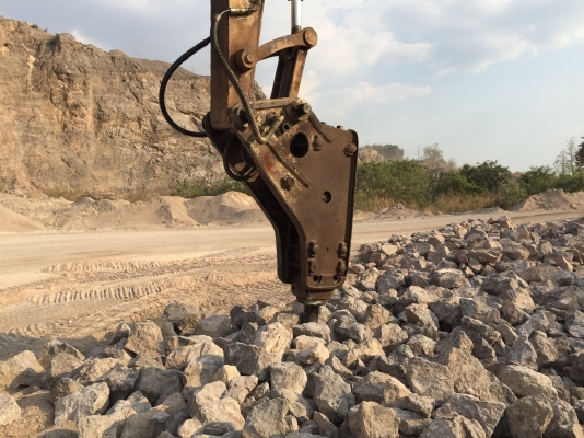 ขายหัวเบรคเกอร์ FURUKAWA  ใส่แบคโฮ  รุ่น PC-200. CAT 320. ZX-200