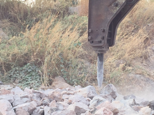 ขายหัวเบรคเกอร์ FURUKAWA  ใส่แบคโฮ  รุ่น PC-200. CAT 320. ZX-200