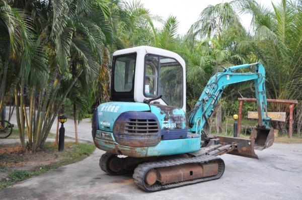 ขายแบคโฮkomatsu PC35-8 มีลายหัวแย็ก ใบมีดดัน3ทิศทาง สวยเดิมจากญี่ปุ่น 440,000เท่านั้น!!