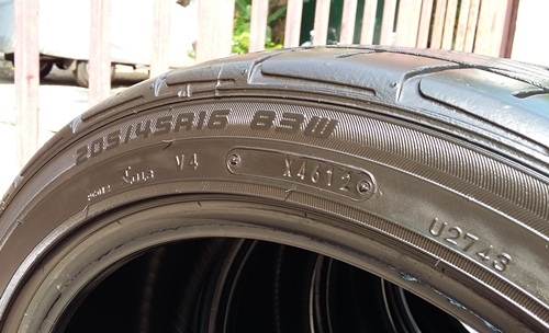 ยาง,205-45-16 Dunlop DZ101 JP.ดอกเต็มปลายปี12สี่เส้น 3,500