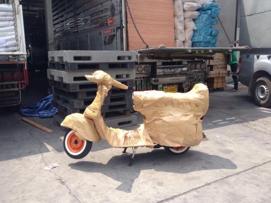 เอเซียเวสป้า---->>จัดส่งรถvespa 64 2 คัน ให้คุณกวาง สารคาม และคุณยะ สกลนคร เรียบร้อย17/02/2558
