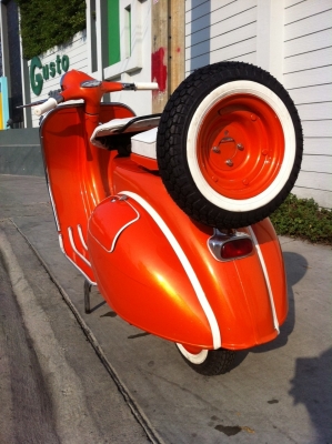เอเซียเวสป้า---->>จัดส่งรถvespa 64 2 คัน ให้คุณกวาง สารคาม และคุณยะ สกลนคร เรียบร้อย17/02/2558