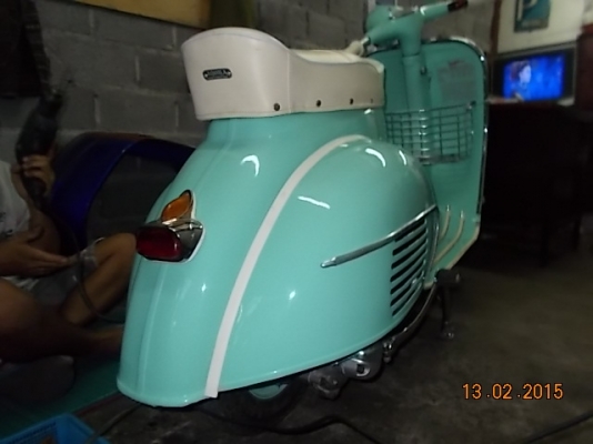 เอเซียเวสป้า---->>จัดส่งรถvespa 64 2 คัน ให้คุณกวาง สารคาม และคุณยะ สกลนคร เรียบร้อย17/02/2558
