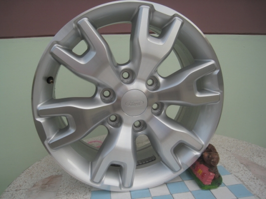 ล้อแม็กป้ายแดง Ford ranger 18" สนใจติดต่อเล็กคลองสามครับ 081-3747940