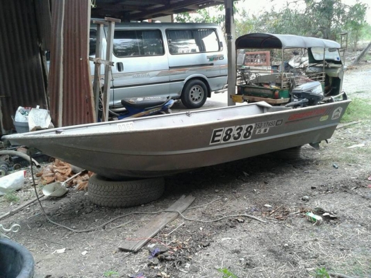 ขายเรือตกปลาอลูมิเนียมพร้อมเครื่อง ติดท้าย 10 HP
