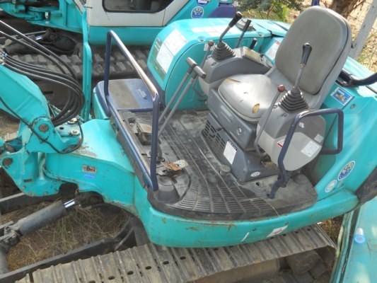 รถแบคโฮเก่านอก pc 35-8 แทรกเหล็ก สนใจโทร 092-3309229 อี๊ด สองห้อง