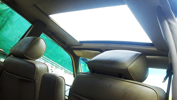 300E Sunroof แท้เครื่องเกียร์ดีสีเต็มคัน 300E Sunroof แท้เครื่องเกียร์ดีสีเต็มคัน
