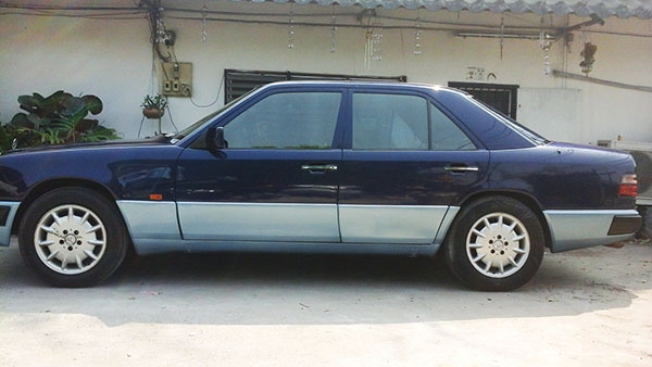 300E Sunroof แท้เครื่องเกียร์ดีสีเต็มคัน 300E Sunroof แท้เครื่องเกียร์ดีสีเต็มคัน