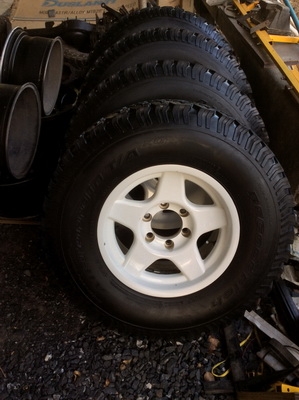 ล้อขอบ16พร้อมยาง bf all 265/75/16 ปี13