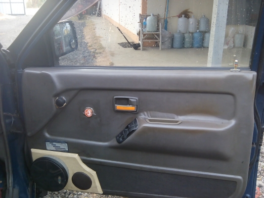 รถกะบะISUZUSPARK EXมังกรทอง 2.5DI ปี39 มือเดียวออกใหม่ป้ายแดง เดิมบาง ไม่เคยทำสีน่าใช้ขายถูก