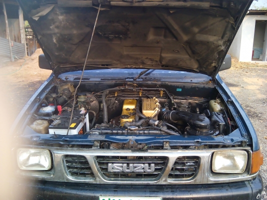 รถกะบะISUZUSPARK EXมังกรทอง 2.5DI ปี39 มือเดียวออกใหม่ป้ายแดง เดิมบาง ไม่เคยทำสีน่าใช้ขายถูก