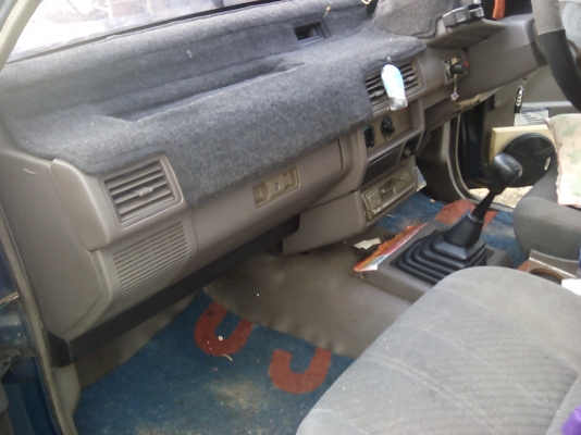 รถกะบะISUZUSPARK EXมังกรทอง 2.5DI ปี39 มือเดียวออกใหม่ป้ายแดง เดิมบาง ไม่เคยทำสีน่าใช้ขายถูก