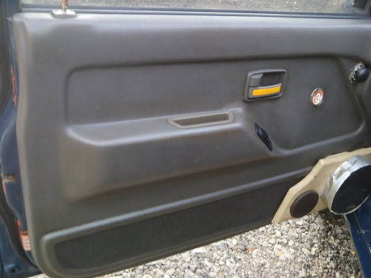 รถกะบะISUZUSPARK EXมังกรทอง 2.5DI ปี39 มือเดียวออกใหม่ป้ายแดง เดิมบาง ไม่เคยทำสีน่าใช้ขายถูก