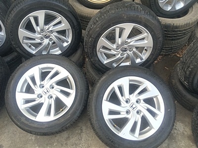 ขายล้อแม็กHONDA All New Jazz ขอบ15 ยาง ปี13 4 ล้อ