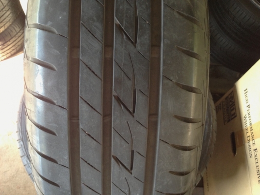 - ขายยาง Ecopia ep200  215/60/16  ปี13