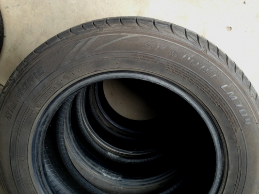 - ขายยาง Dunlop LM704 215/60/16  ปี14