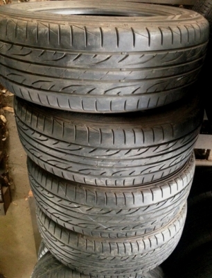 - ขายยาง Dunlop LM704 215/60/16  ปี14