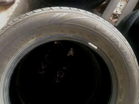 - ขายยาง Dunlop LM704 215/60/16  ปี14