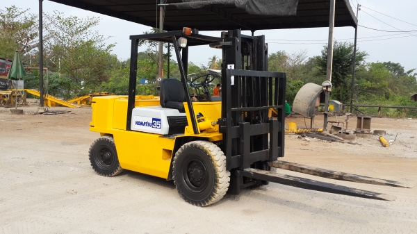 ขายรถยก3.5ตันkomatsu....ปัมแรงมาก