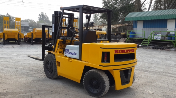 ขายรถยก3.5ตันkomatsu....ปัมแรงมาก