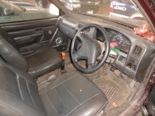 ขายNISSAN 2.5 แค็ปปี1995ขายตามสภาพ086-4457033ไม่ลดแล้วครับ