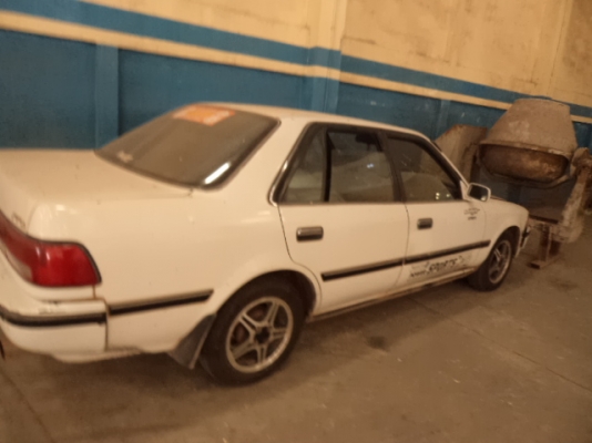 ขายเก๋ง TOYOTA COROLLA 1.6 ปี1992ขายตามสภาพ086-4457033ไม่ลดแล้วครับ