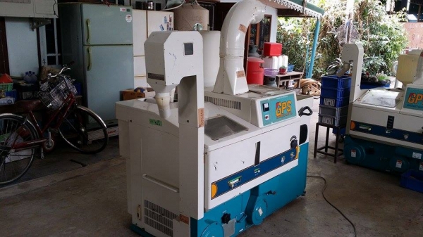 เครื่องสีข้าวกล้องเก่าญี่ปุ่น  SATAKE  GPS 450AX  สภาพสวย เครื่องพร้อมใช้งาน  ไม่เคยใช้งานในไทย