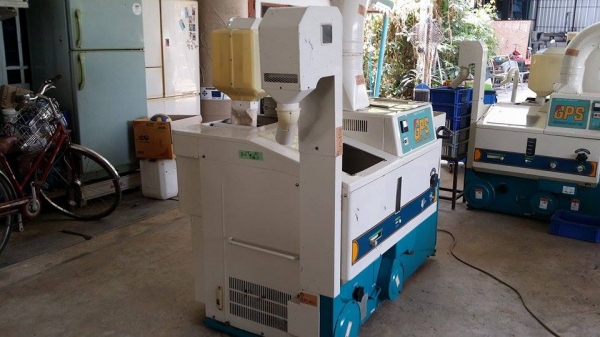 เครื่องสีข้าวกล้องเก่าญี่ปุ่น  SATAKE  GPS 450AX  สภาพสวย เครื่องพร้อมใช้งาน  ไม่เคยใช้งานในไทย