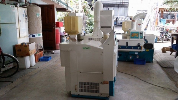 เครื่องสีข้าวกล้องเก่าญี่ปุ่น  SATAKE  GPS 450AX  สภาพสวย เครื่องพร้อมใช้งาน  ไม่เคยใช้งานในไทย