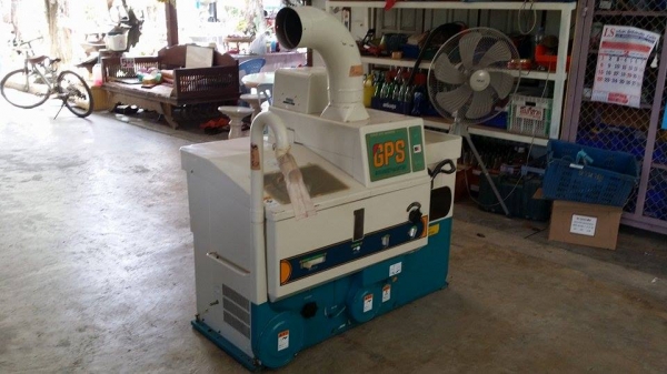 เครื่องสีข้าวกล้องเก่าญี่ปุ่น  SATAKE  GPS 300ฺB สภาพสวย เครื่องพร้อมใช้งาน  ไม่เคยใช้งานในไทย