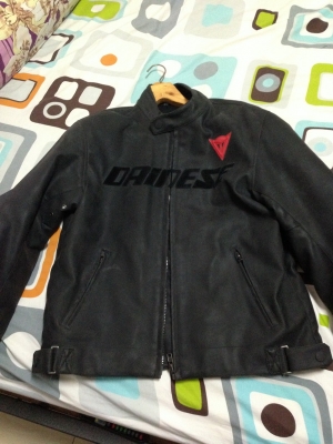 เสื้อเกาะอ่อน yamaha และ เสื้อหนังเกาะแข็ง dainese ใหม่ ๆ เลย